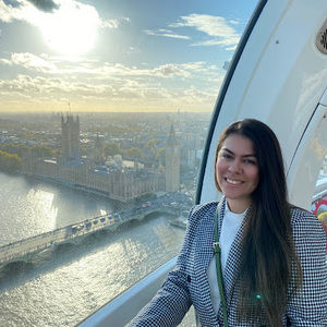 Meet your Posher, Ana